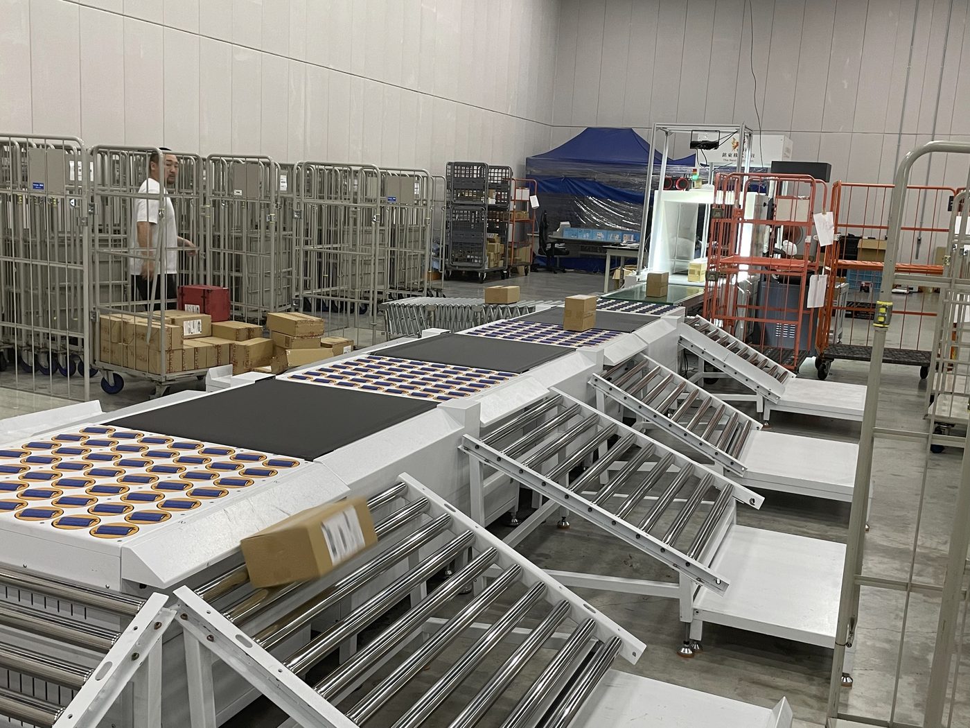 TEMU 倉庫 出荷エリア